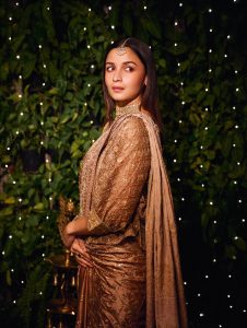 alia bhat in gold saree