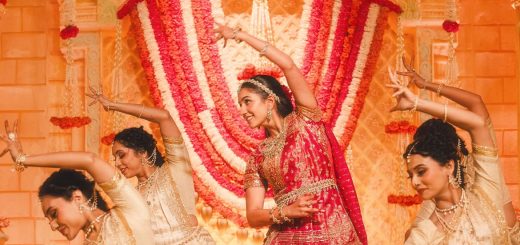 Gorgeous radhika ambani 🩷 Stunning in a Custom handwoven Kanjeevaram silk in rich jewel pink, (2)